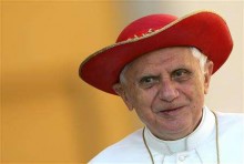 pope-benedict-saturno-hat